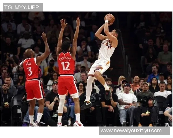 杰伦布朗中距离投篮表现惊艳全联盟命中率高达532引发热议 杰伦布朗中距离投篮表现惊艳全联盟命中率高达532引发热议