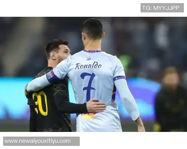 维尼修斯与女友携手米利唐夫妇共度摩纳哥假期心情愉悦庆祝国家德比胜利